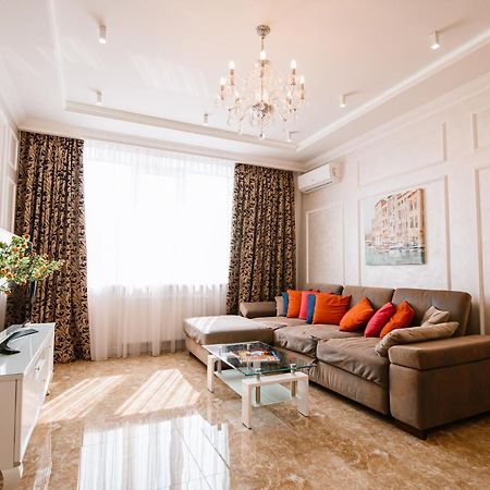 Luxury For Business & Pleasure Royal 2 Apartment Kiev Ngoại thất bức ảnh